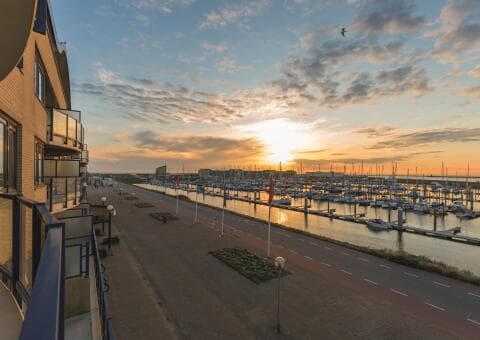 Leonardo Hotel IJmuiden Seaport Beach